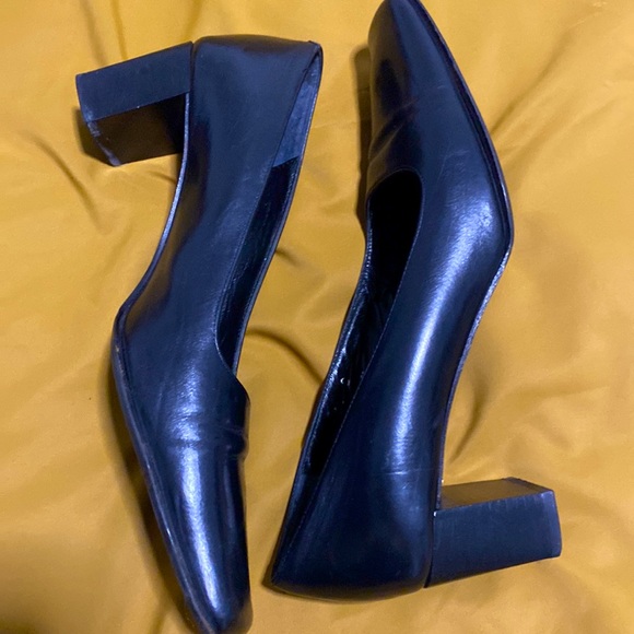 Coach Black Leather Heels, Made in Italy / Size 7 1/2 - Picture 6 of 8